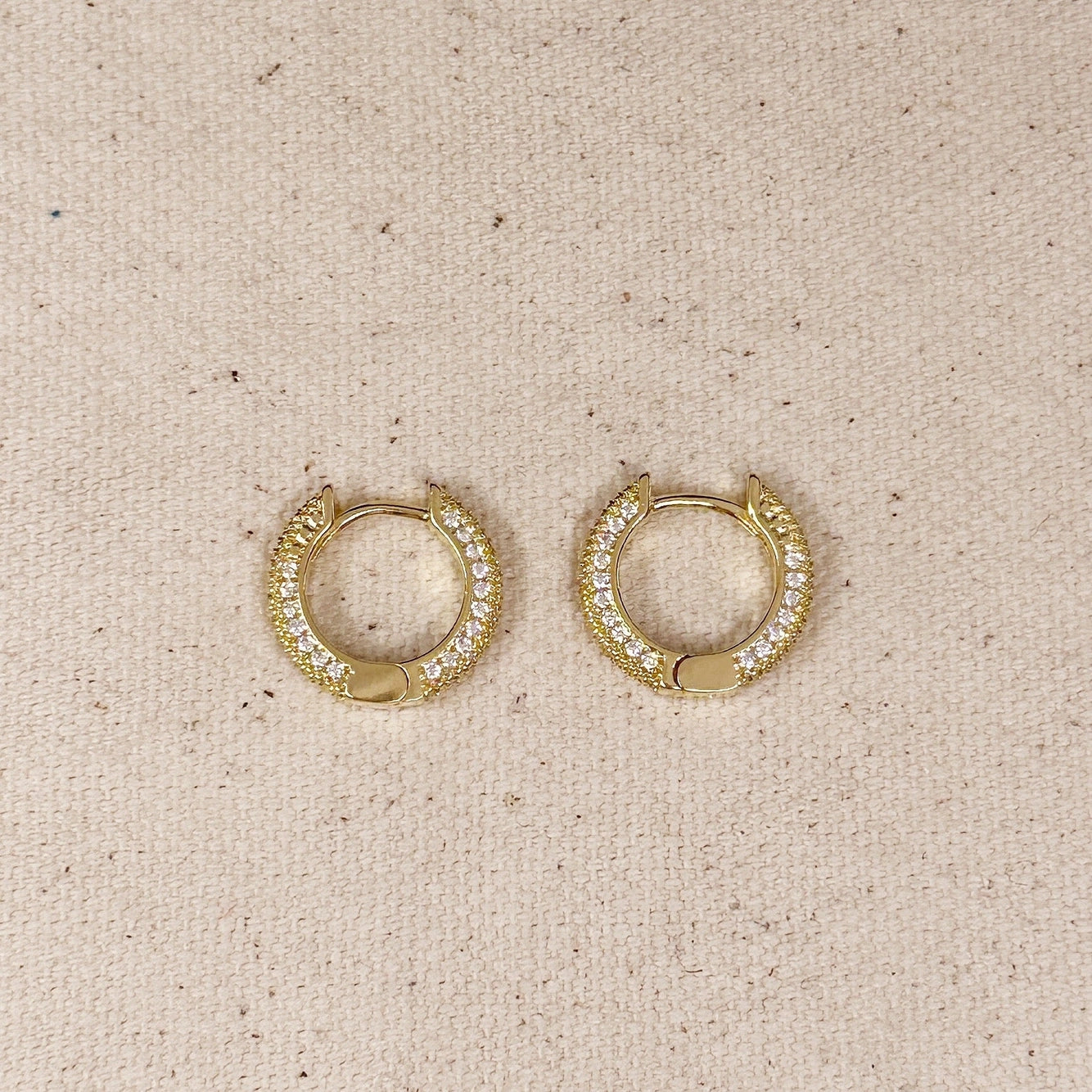 Que Fancy - Clicker Hoop Earrings